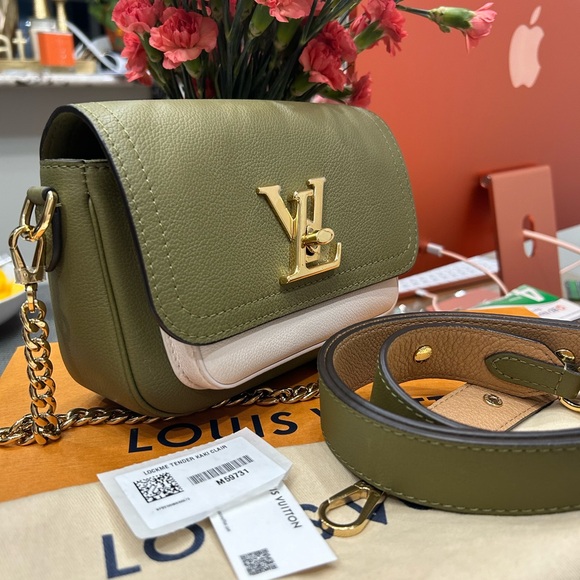 Louis Vuitton Lockme Tender Handbag Leather Green - Picture 2 of 16